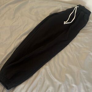 small women’s black sweatpants